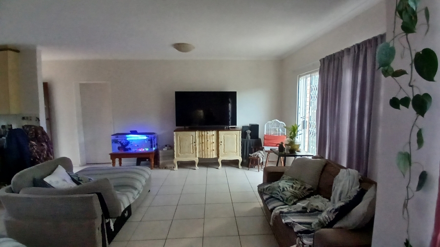 To Let 2 Bedroom Property for Rent in Glenroy Park Eastern Cape